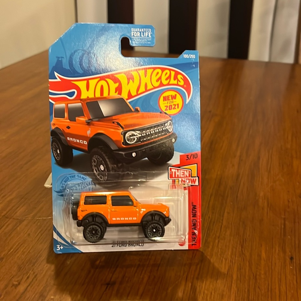 Hot Wheels 21 2021 Ford Bronco Then and Now 3/10 2020 new die cast Toy Truck